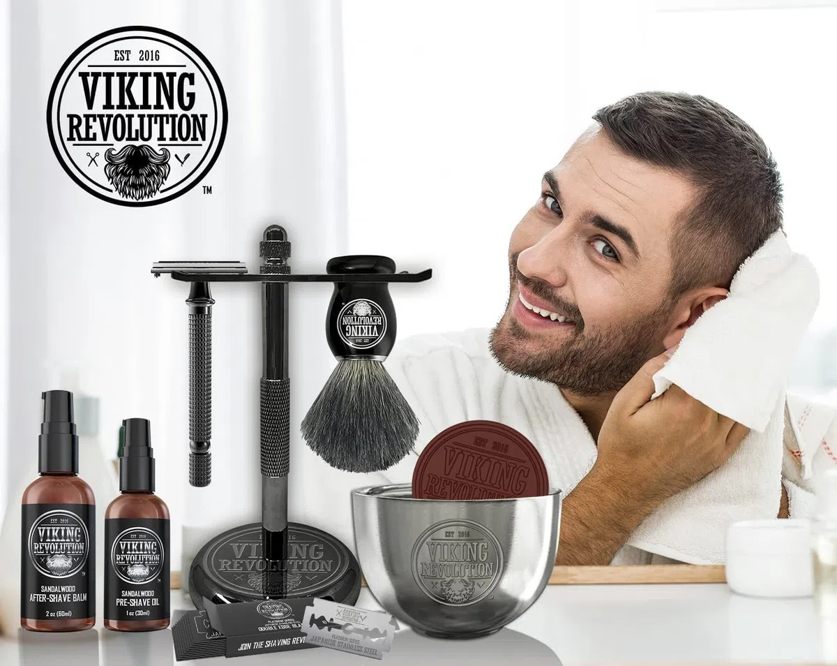 Viking Revolution - Kit Rasatura Barba Uomo - Regalo Uomo - Include Rasoio di Sicurezza, Supporto, Ciotola, Balsamo Dopobarba, Olio Prerasatura, Pennello di Tasso